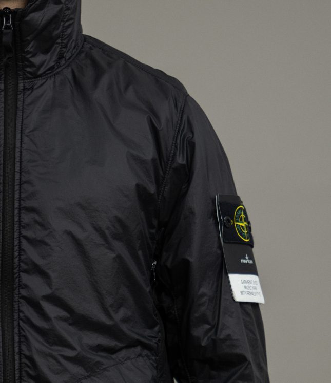 Чоловіча куртка STONE ISLAND GARMENT DYED MICRO YARN WITH PRIMALOFT®-TC 15Q0325 V0029, колір чорний | Ціна 23999 грн, фото 4