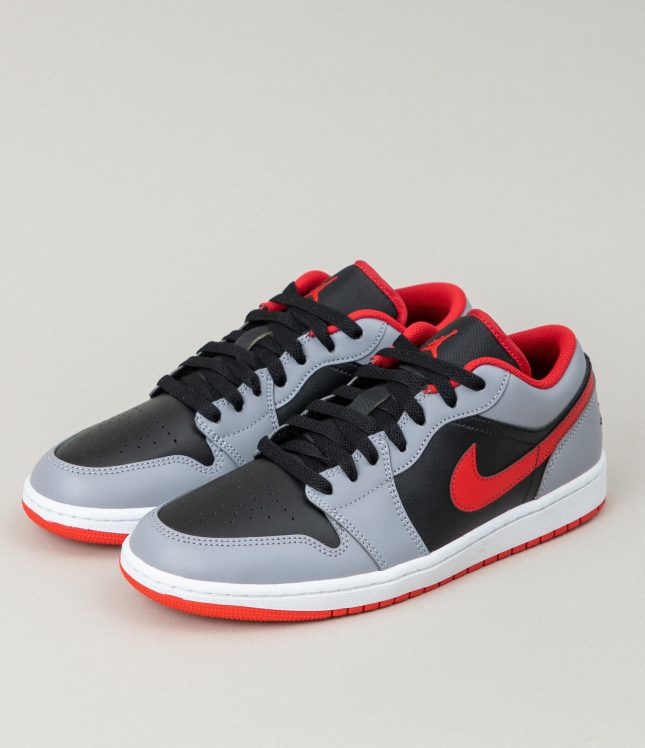 Чоловічі кросівки AIR JORDAN 1 LOW 553558-060, колір сірий | Ціна 6189 грн, фото 1