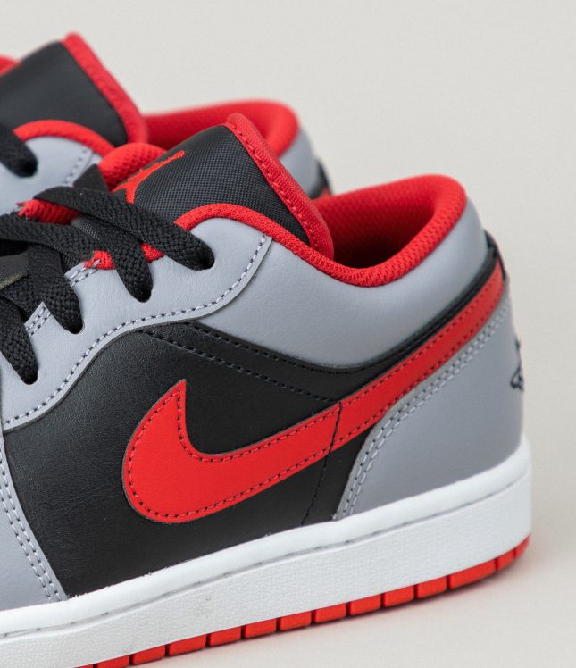 Чоловічі кросівки AIR JORDAN 1 LOW 553558-060, колір сірий | Ціна 6189 грн, фото 4