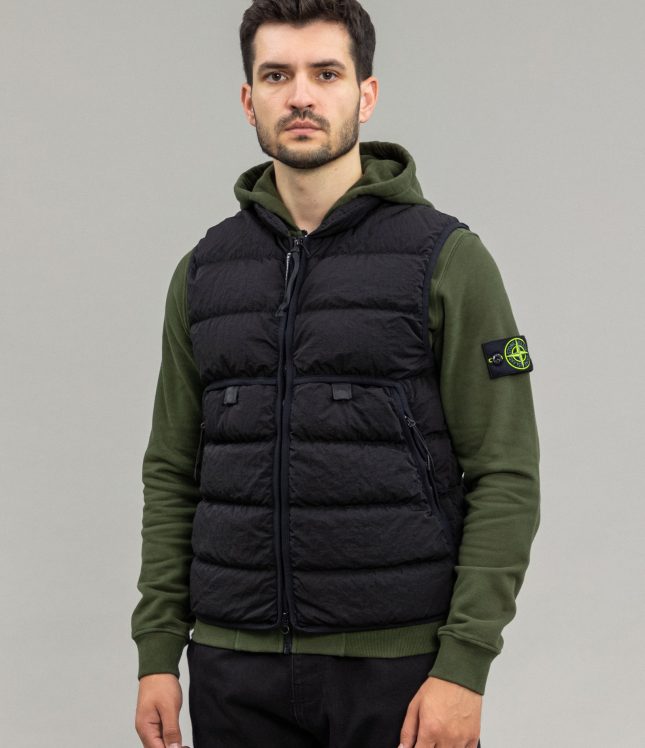 жилетка C.P. COMPANY ECO-CHROME R GARMENT DYEING VEST 15CM0W030A 006369G COL:999 | Ціна 17999 грн, фото 1