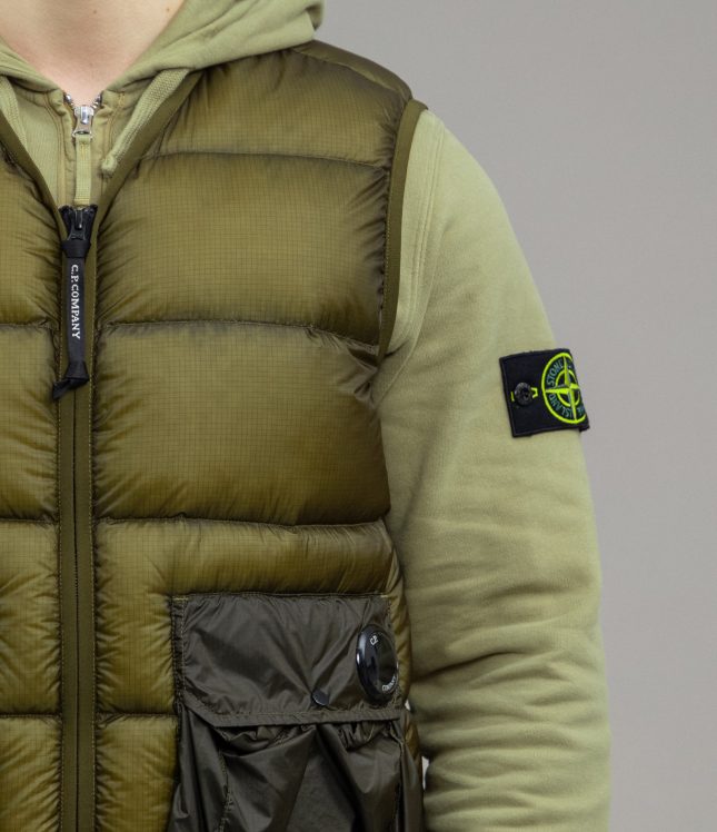 Чоловіча жилетка C.P. COMPANY D.D. SHELL VEST CMOW203A 006099A COL:653, колір зелений | Ціна 19999 грн, фото 4