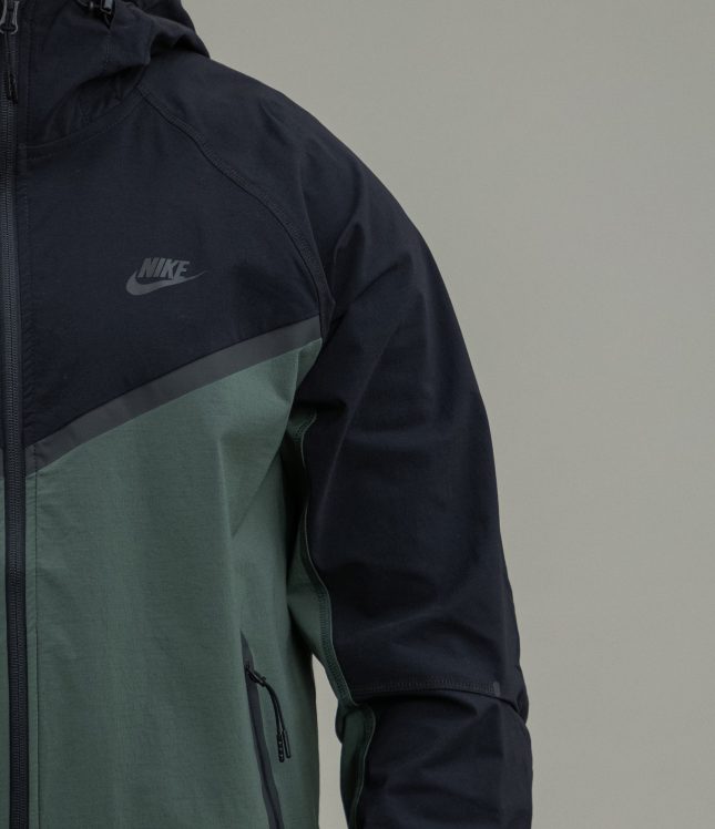 Чоловіча куртка NIKE HM7151-338, колір чорно-зелений | Ціна 5999 грн, фото 5
