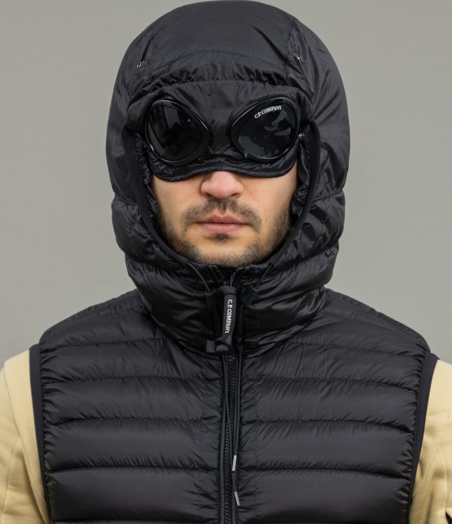 Чоловіча жилетка C.P. COMPANY D.D. SHELL GOGGLE VEST CMOW0171A 006099A COL:999, колір чорний | Ціна 19999 грн, фото 4