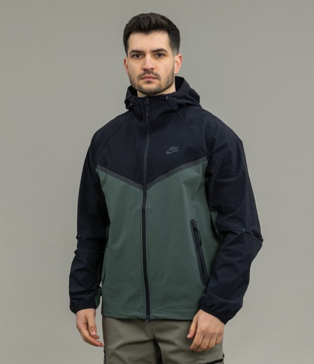 Чоловіча куртка NIKE HM7151-338, колір чорно-зелений | Ціна 5999 грн, фото 1