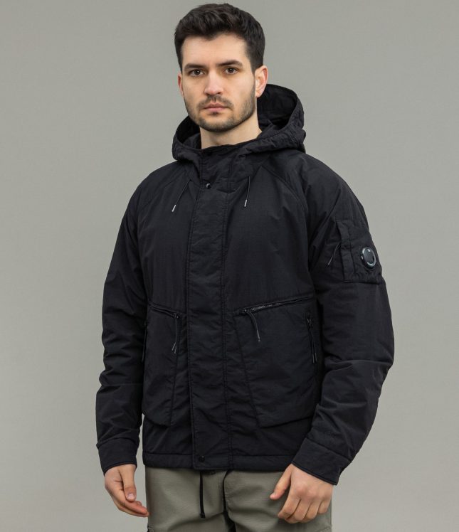 Чоловіча куртка C.P. COMPANY FLATT NYLON MEDIUM JACKET WITH PRIMALOFT®-TC CMOW066A 005991G COL:999, колір чорний | Ціна 20499 грн, фото 1