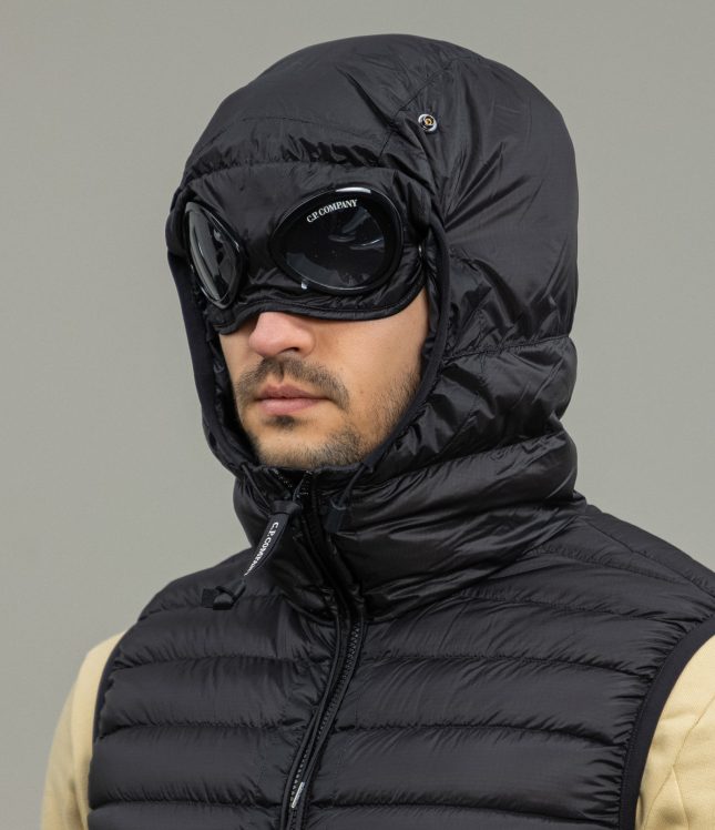 Чоловіча жилетка C.P. COMPANY D.D. SHELL GOGGLE VEST CMOW0171A 006099A COL:999, колір чорний | Ціна 19999 грн, фото 5