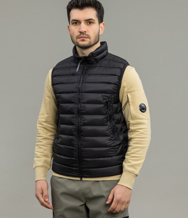 Чоловіча жилетка C.P. COMPANY D.D. SHELL VEST CMOW170A 006099A COL:999, колір чорний | Ціна 19999 грн, фото 1