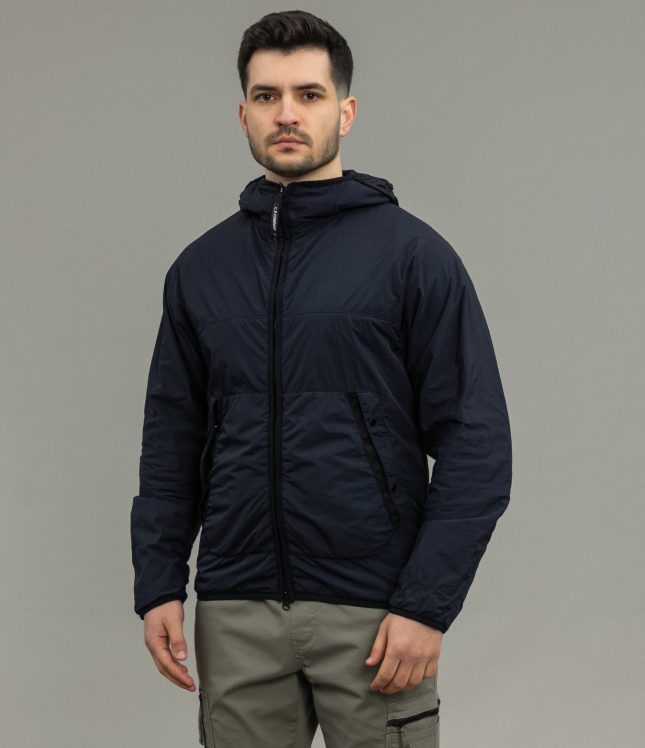 Чоловіча куртка C.P. COMPANY GARMENT DEYD PRIMALOFT® MEDIUM GOGGLE JACKET CMOW109A 006124G COL:888, колір синій | Ціна 19999 грн, фото 1