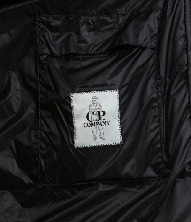 Чоловіча жилетка C.P. COMPANY D.D. SHELL VEST CMOW203A 006099A COL:999, колір чорний | Ціна 19999 грн, фото 9