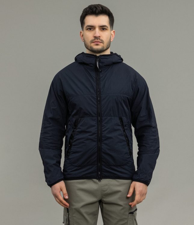 Чоловіча куртка C.P. COMPANY GARMENT DEYD PRIMALOFT® MEDIUM GOGGLE JACKET CMOW109A 006124G COL:888, колір синій | Ціна 19999 грн, фото 2