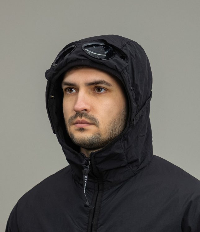 Чоловіча куртка C.P. COMPANY GARMENT DEYD PRIMALOFT® MEDIUM GOGGLE JACKET CMOW109A 006124G COL:999, колір чорний | Ціна 19999 грн, фото 3