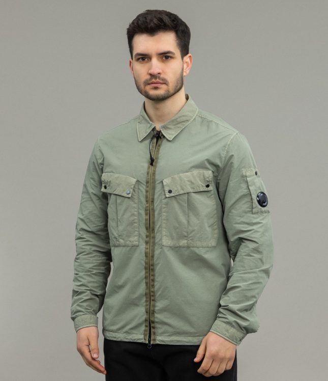 Чоловічий оверширт C.P. COMPANY FLATT NYLON OVERSHIRT CMOS071A 005991G COL:335, колір зелений | Ціна 14999 грн, фото 1