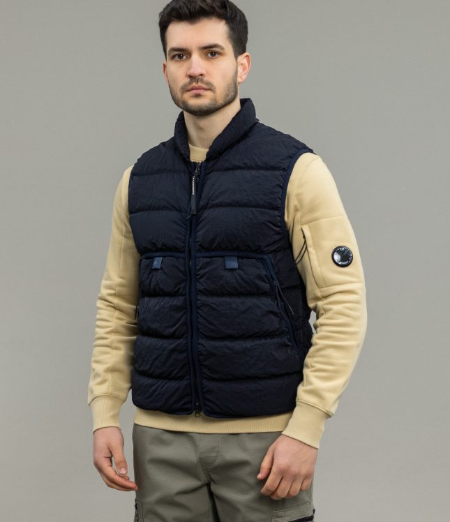 жилетка C.P. COMPANY ECO-CHROME R VEST CMOW030A 006369G COL:888 | Ціна 16999 грн, фото 1