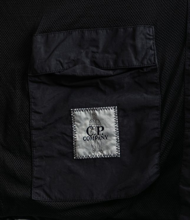 Чоловічий оверширт C.P. COMPANY FLATT NYLON OVERSHIRT CMOS071A 005991G COL:999, колір чорний | Ціна 15999 грн, фото 7