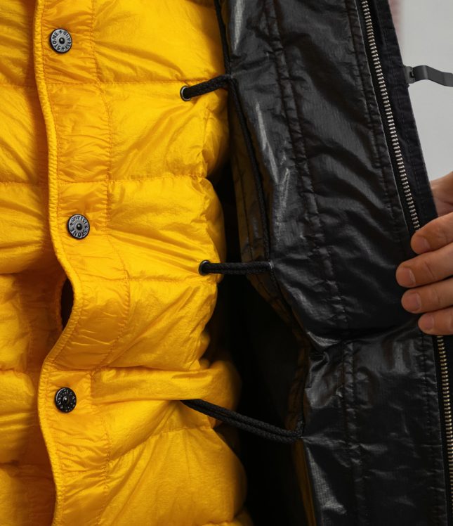 Чоловіча куртка STONE ISLAND 82/22 MICROFELT WITH RIPSTOP COVER 1544402 V0029, колір чорний | Ціна 41999 грн, фото 7