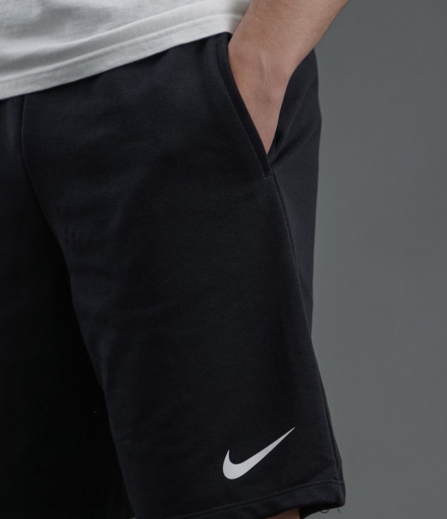 Чоловічі шорти NIKE DA5556-010, колір чорний | Ціна 2299 грн, фото 4