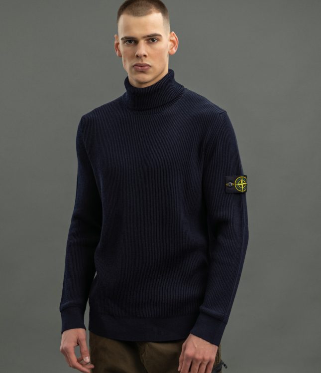 Чоловічий гольф STONE ISLAND 155522 A0020, колір синій | Ціна 24999 грн, фото 1