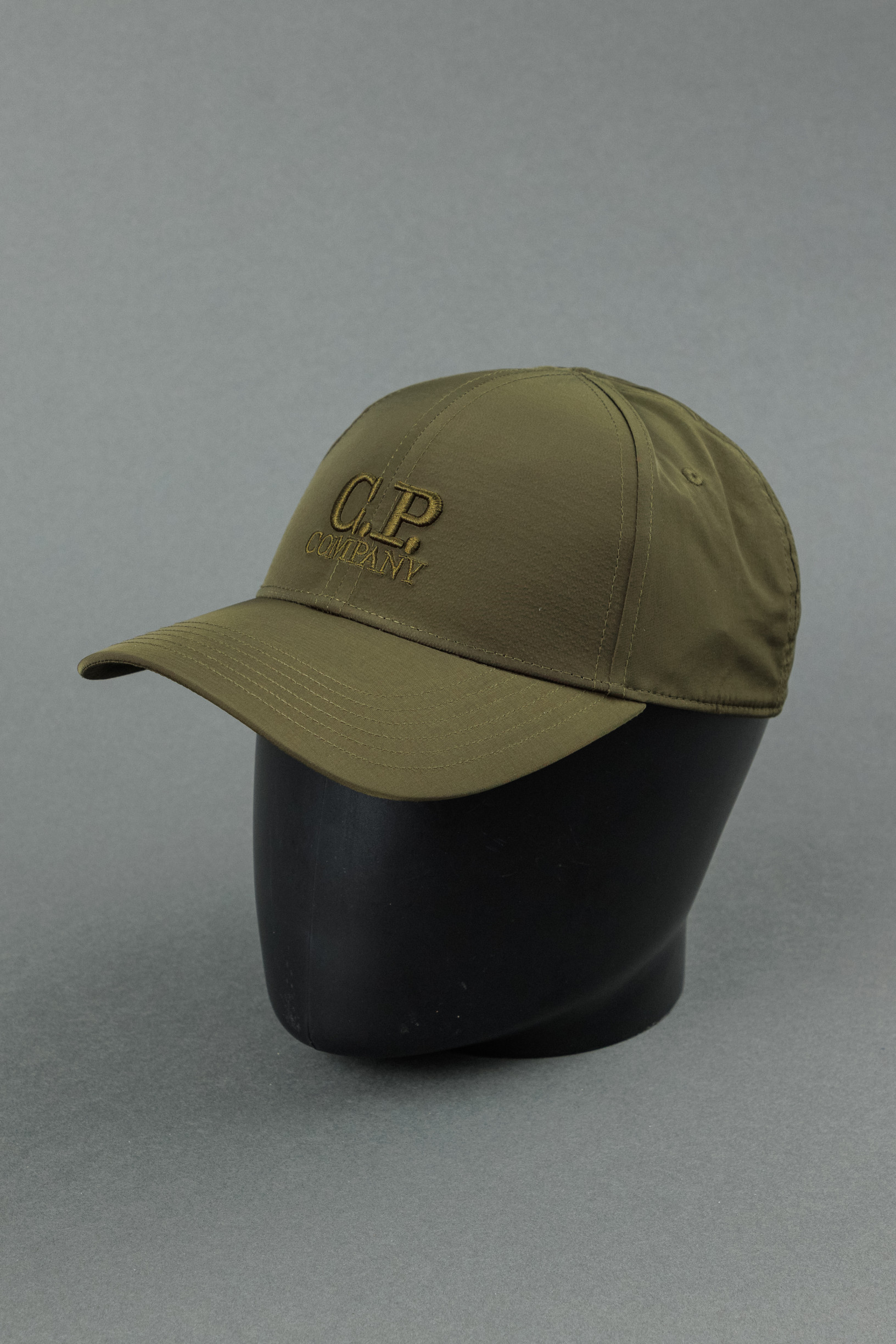 Чоловіча кепка C.P. COMPANY CMAC147A 005904A COL:683, колір зелений