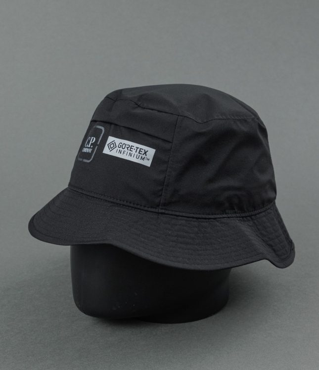 Чоловіча панама C.P. COMPANY GORE-TEX INFINIUM™ CLAC038A 110031 COL:999, колір чорний | Ціна 4999 грн, фото 1