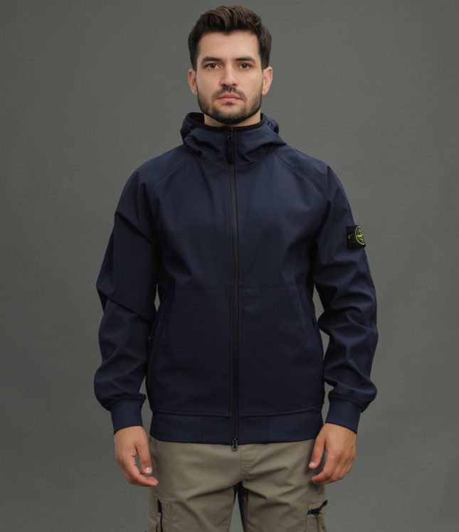 Чоловіча куртка STONE ISLAND LIGHT SOFT SHELL-R e.dye® TECHNOLOGY IN RECYCLED POLYESTER 1540927 V0020, колір синій | Ціна 23999 грн, фото 2