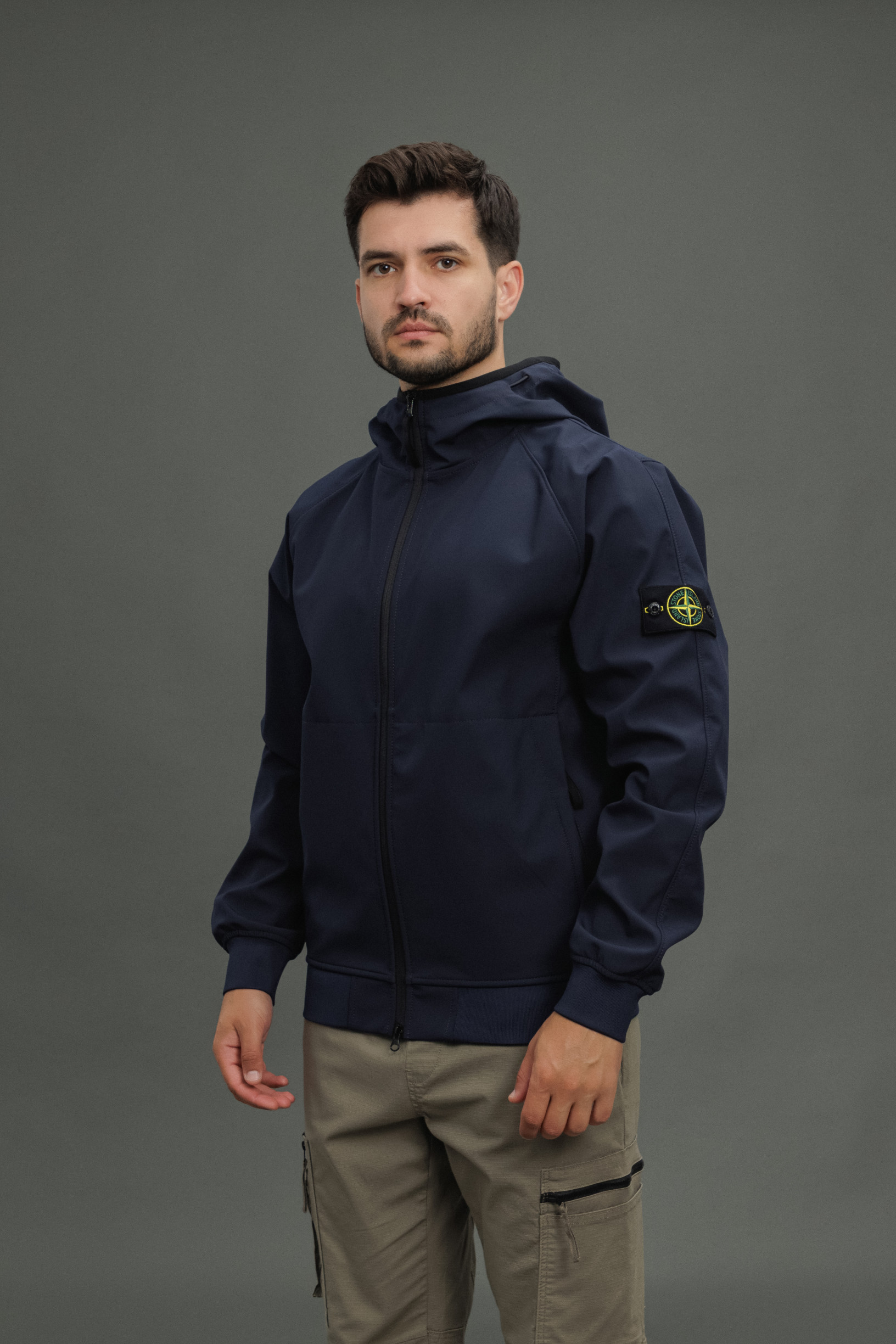 Чоловіча куртка STONE ISLAND LIGHT SOFT SHELL-R e.dye® TECHNOLOGY IN RECYCLED POLYESTER 1540927 V0020, колір синій