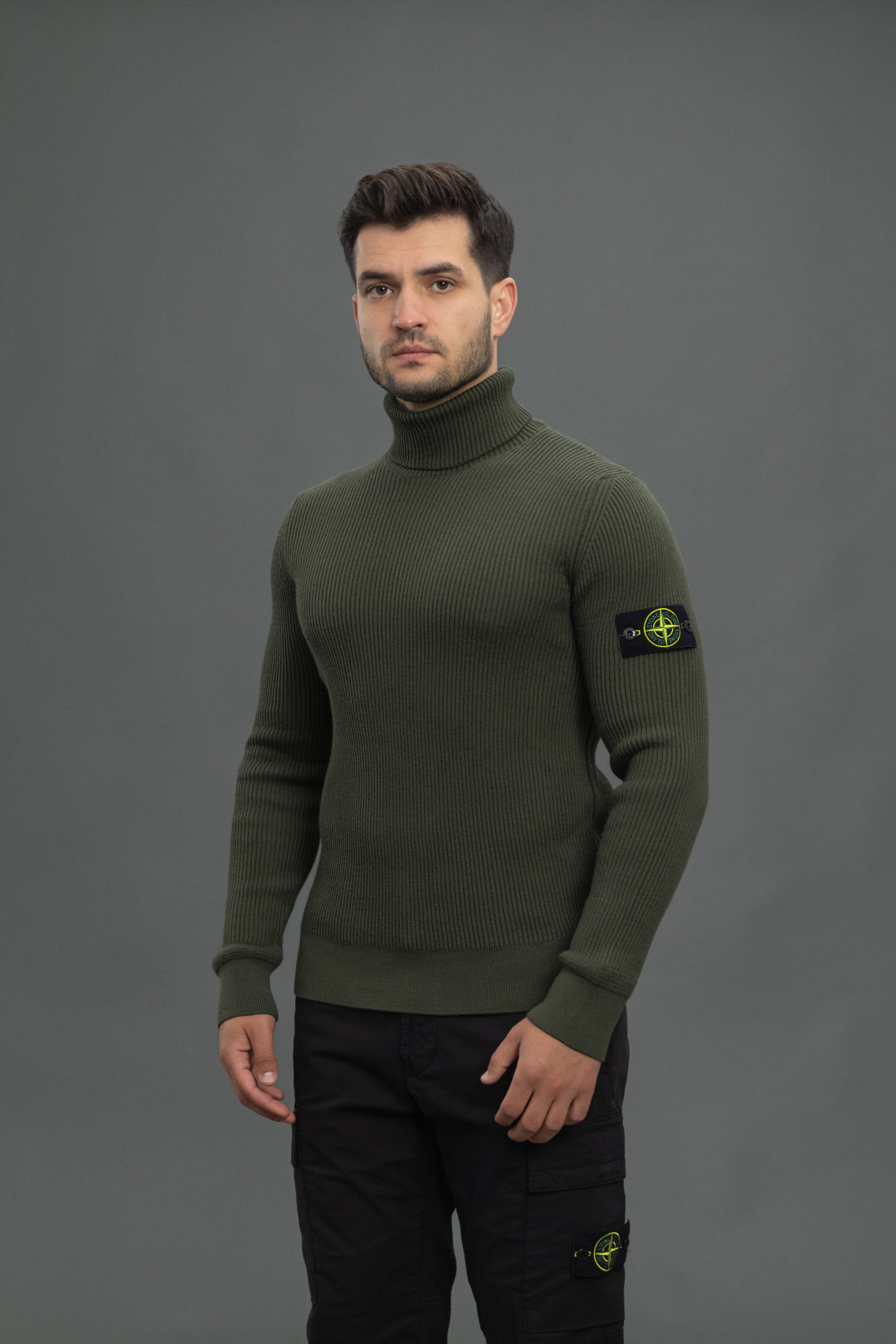Чоловічий гольф STONE ISLAND 15552C2 V0058, колір зелений