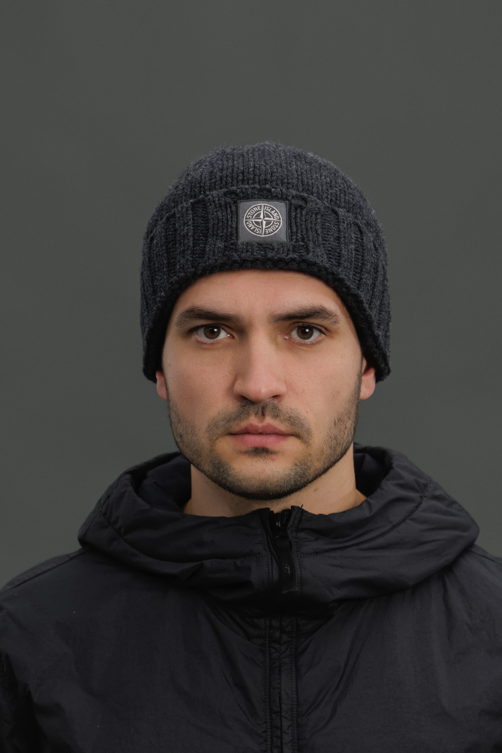 Чоловіча шапка STONE ISLAND 7715N17D6 V0065, колір сірий