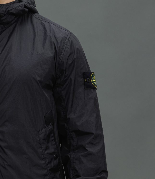 Чоловіча куртка STONE ISLAND GARMENT DYED CRINKLE REPS 154100092-S0A23 V0029, колір чорний | Ціна 24999 грн, фото 4