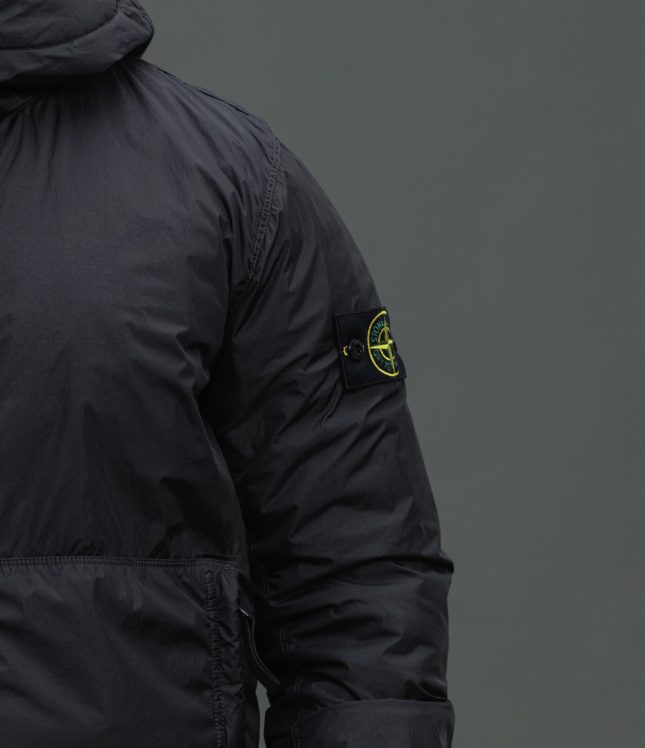 Чоловіча куртка STONE ISLAND GARMENT DYED CRINKLE REPS NY 154100013-S0A23 V0029, колір чорний | Ціна 47999 грн, фото 4