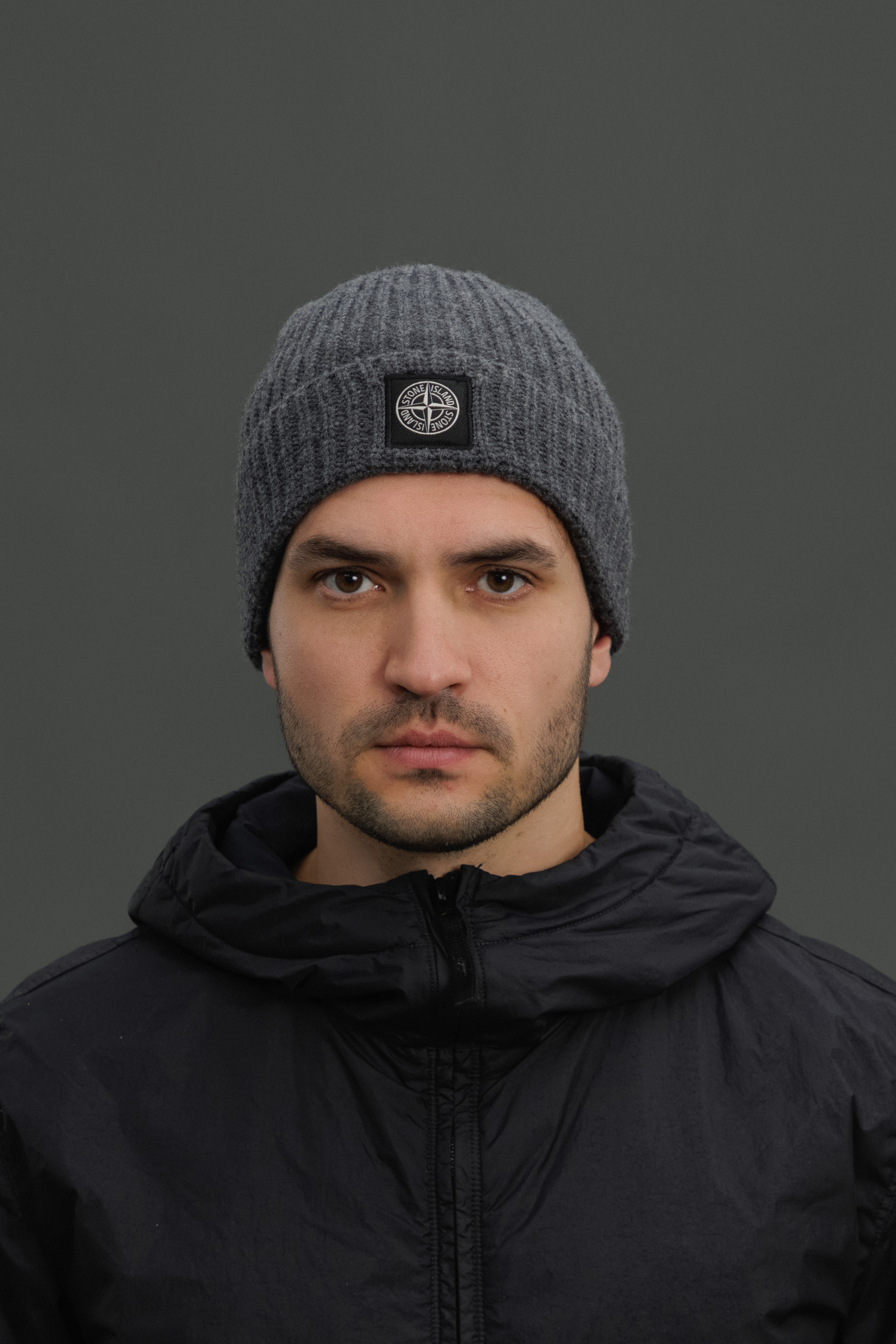 Чоловіча шапка STONE ISLAND 15N10B5 V0M67, колір сірий