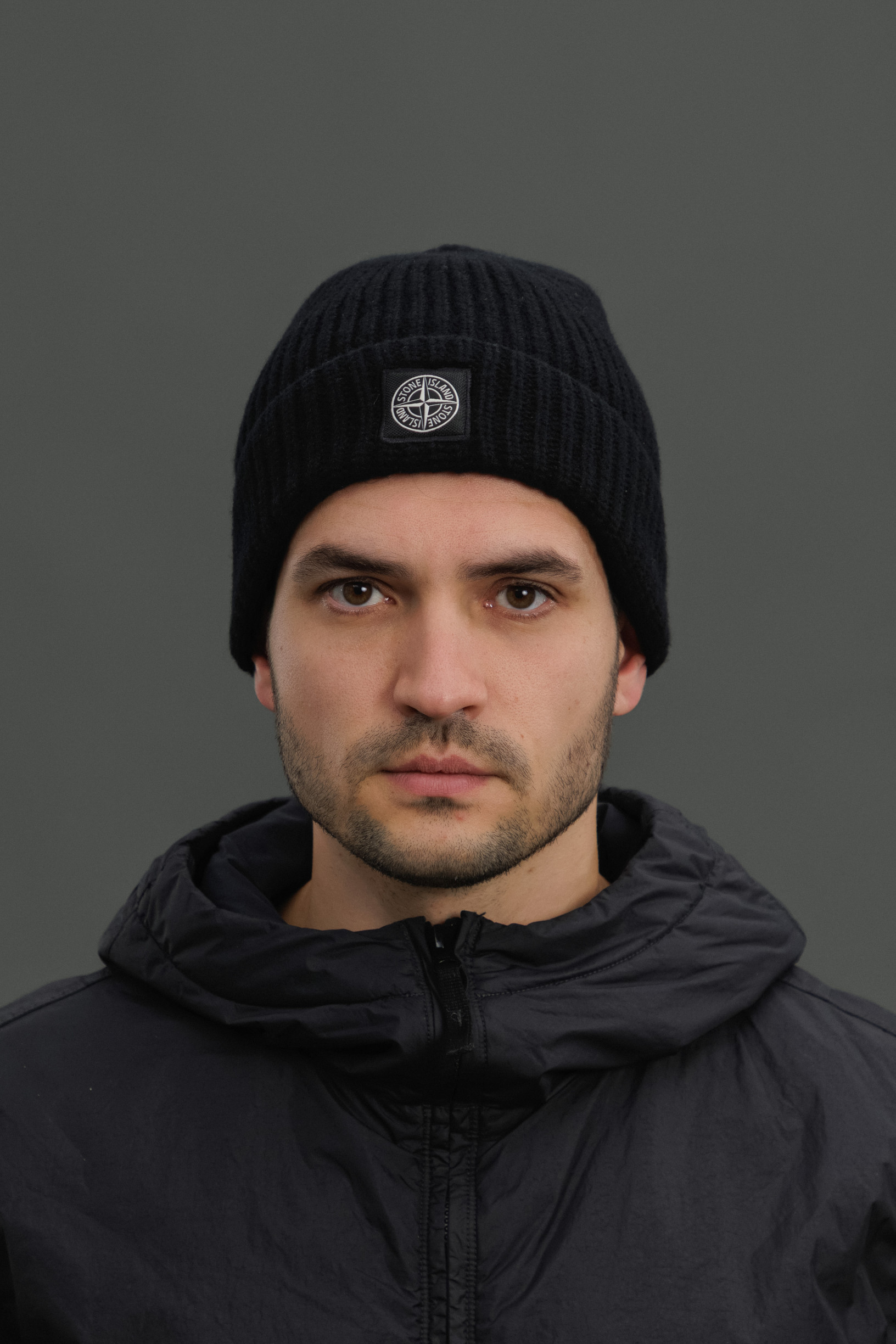Чоловіча шапка STONE ISLAND 15N100012-S00B4 V0029, колір чорний