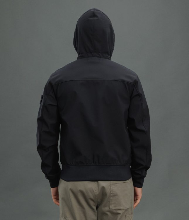 Чоловіча куртка STONE ISLAND LIGHT SOFT SHELL-R e.dye® TECHNOLOGY 154100118-S0A22 V0029, колір чорний | Ціна 35999 грн, фото 8