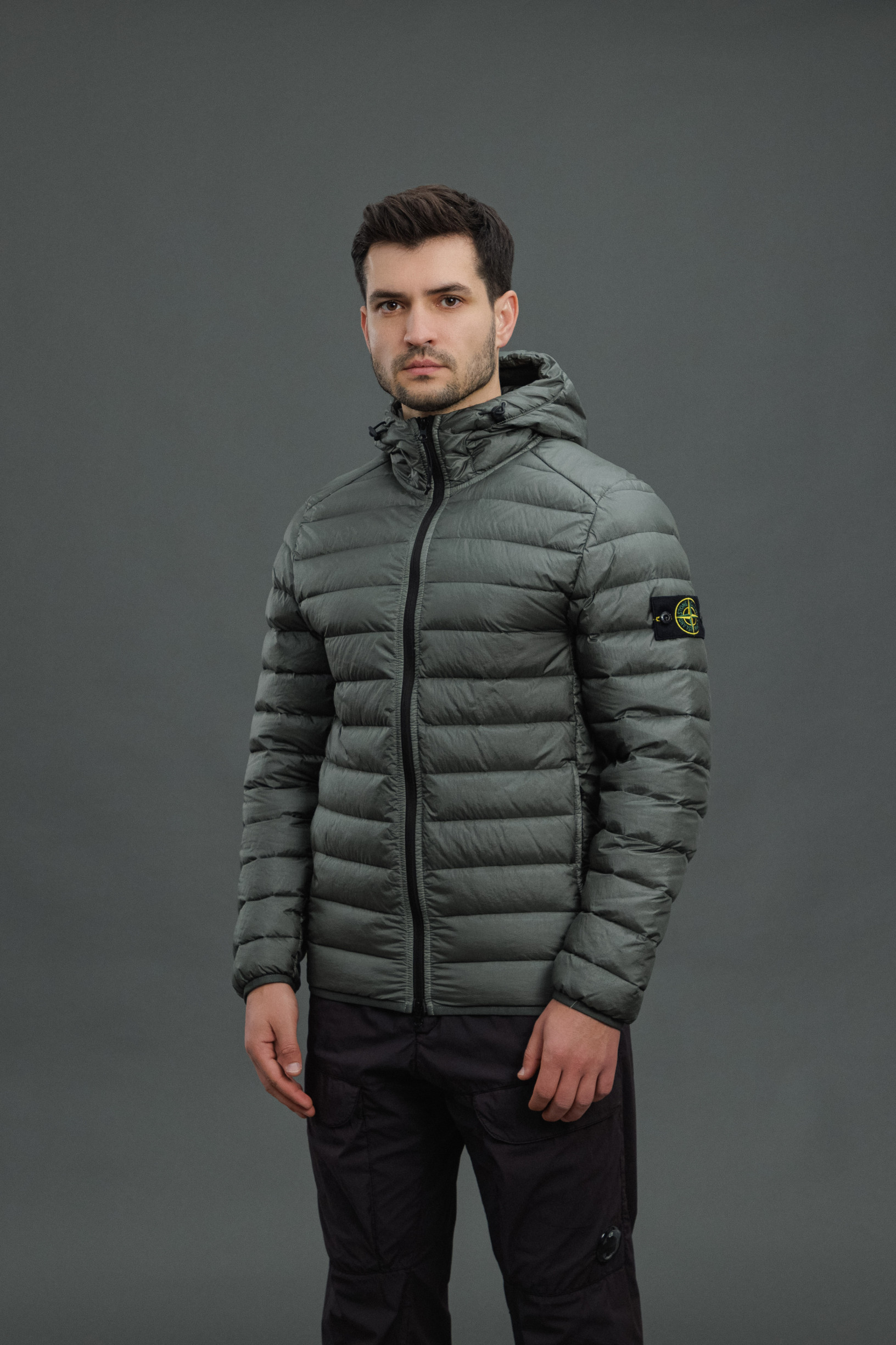 Чоловіча куртка STONE ISLAND LOOM WOVEN CHAMBERS R-NYLON DOWN-TC 1540124 V0059, колір зелений