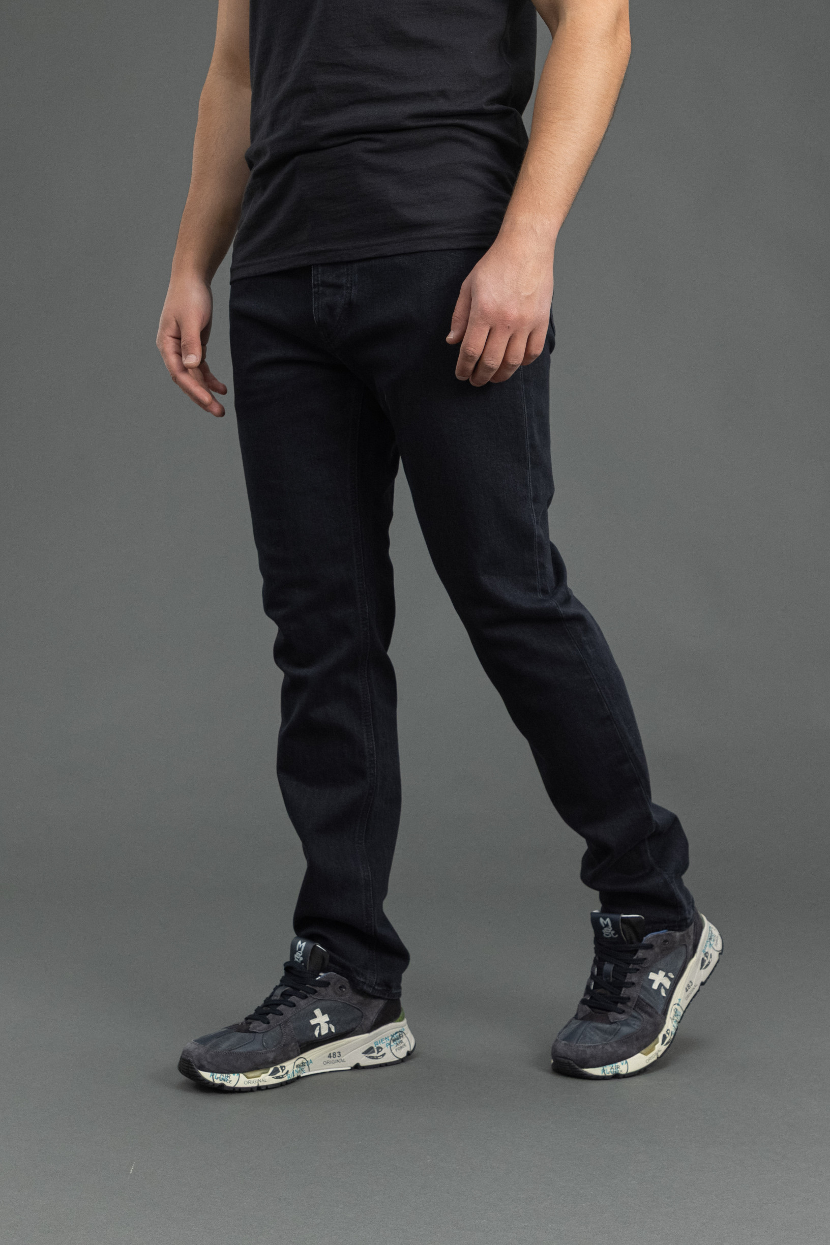 Чоловічі штани STONE ISLAND STRETCH BLACK DENIM-RINSED SLIM 15J100007-S0J11 VJ901, колір чорний
