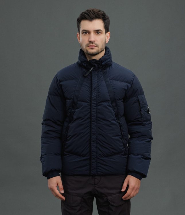 Чоловіча куртка C.P. COMPANY NYCRA-R GARMENT DYEING DOWN JACKET CMOW254A 005864G COL:888, колір синій | Ціна 30999 грн, фото 1