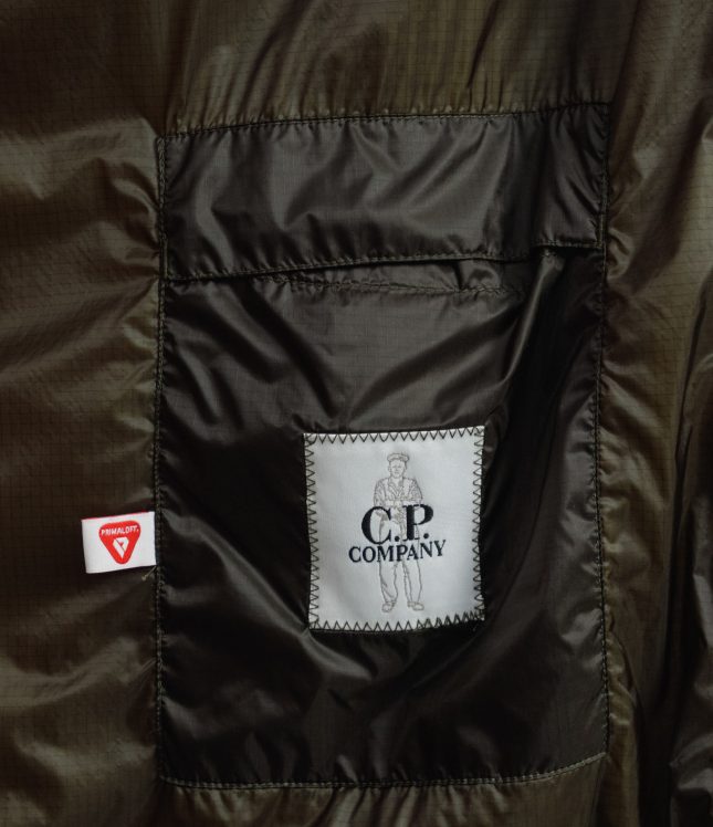 Чоловіча куртка C.P. COMPANY NADA SHELL DOWN JACKET WITH PRIMALOFT® TECHNOLOGY CMOW037A 006099U COL:683, колір зелений | Ціна 27499 грн, фото 9