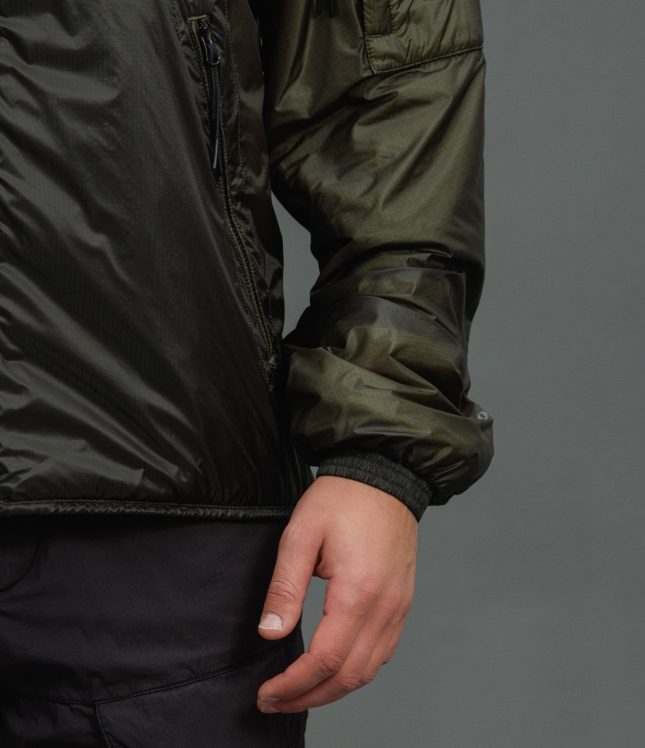 Чоловіча куртка C.P. COMPANY NADA SHELL DOWN JACKET WITH PRIMALOFT® TECHNOLOGY CMOW037A 006099U COL:683, колір зелений | Ціна 27499 грн, фото 6