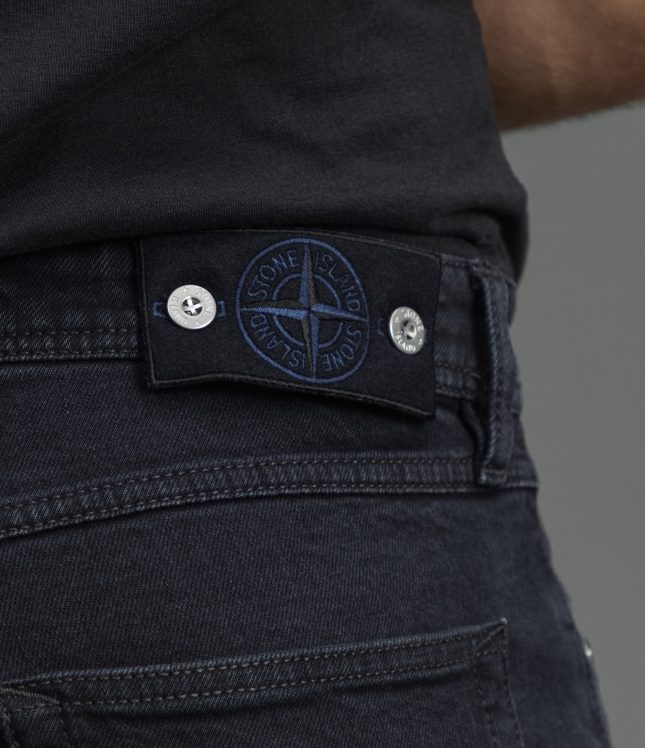 Чоловічі штани STONE ISLAND STRETCH BLACK DENIM-RINSED SLIM 15J100007-S0J11 VJ901, колір чорний | Ціна 18999 грн, фото 7