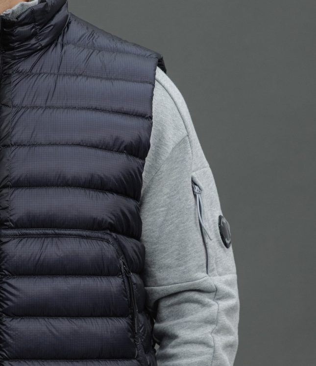 Чоловіча жилетка C.P. COMPANY D.D. SHELL VEST CMOW036A 006099A COL:888, колір синій | Ціна 19999 грн, фото 4
