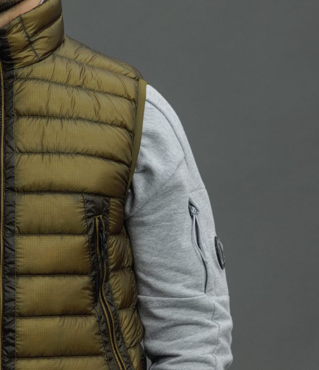 Чоловіча жилетка C.P. COMPANY D.D. SHELL VEST CMOW170A 006099A COL:653, колір зелений | Ціна 19999 грн, фото 4