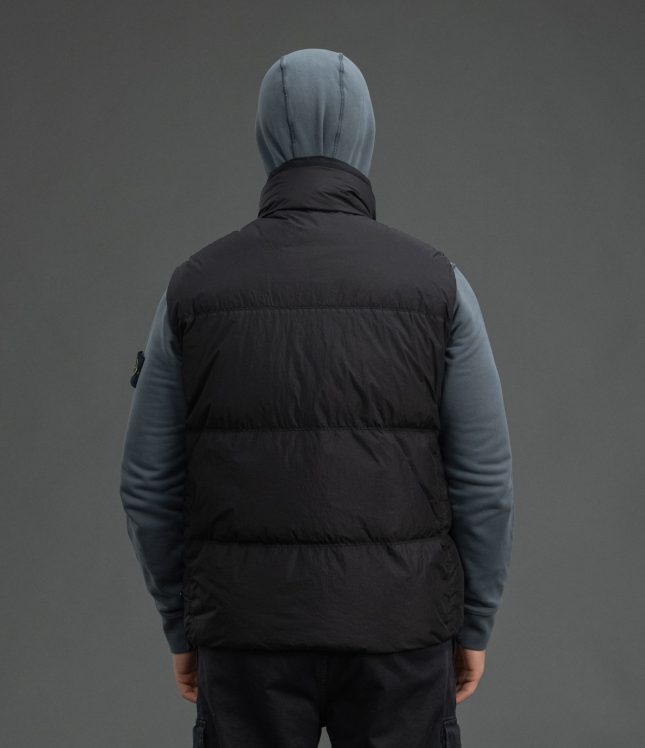 Чоловіча жилетка STONE ISLAND GARMENT DYED CRINKLE REPS NY15G100003-S0A23 V0029, колір чорний | Ціна 37999 грн, фото 6