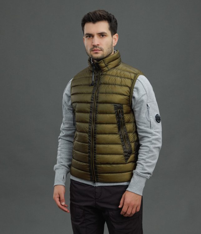 Чоловіча жилетка C.P. COMPANY D.D. SHELL VEST CMOW170A 006099A COL:653, колір зелений | Ціна 19999 грн, фото 1