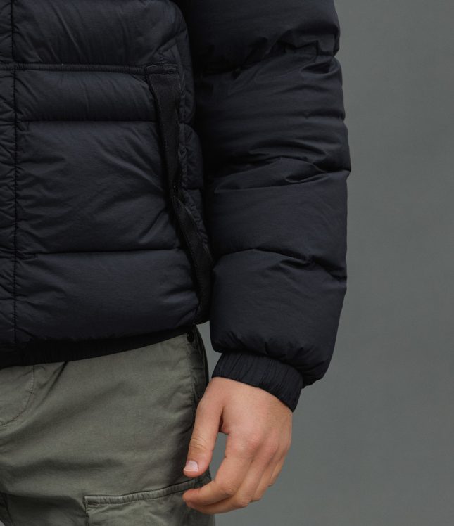 Чоловіча куртка STONE ISLAND SEAMLESS TUNNEL NYLON DOWN-TC 154100040-S0028 V0029, колір чорний | Ціна 49999 грн, фото 6