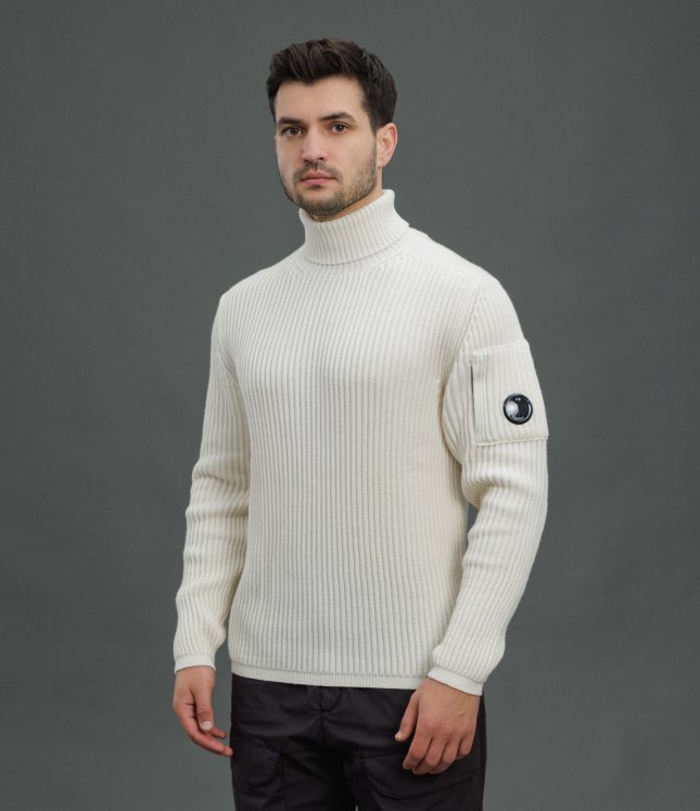 Чоловічий гольф C.P. COMPANY CMKN256A 006595A COL:103, колір білий | Ціна 13999 грн, фото 1