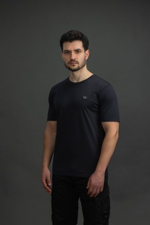 Чоловіча футболка C.P. COMPANY CMTS113A 006374G COL:999, колір чорний