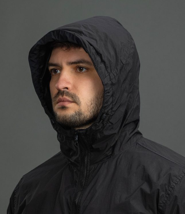 Чоловіча куртка STONE ISLAND GARMENT DYED CRINKLE REPS NY 154100001-S0A23 V0029, колір чорний | Ціна 35999 грн, фото 3