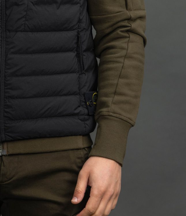 Чоловіча жилетка STONE ISLAND SEAMLESS TUNNEL NYLON DOWN-TC 15G100007-S0183 V0029, колір чорний | Ціна 35999 грн, фото 5