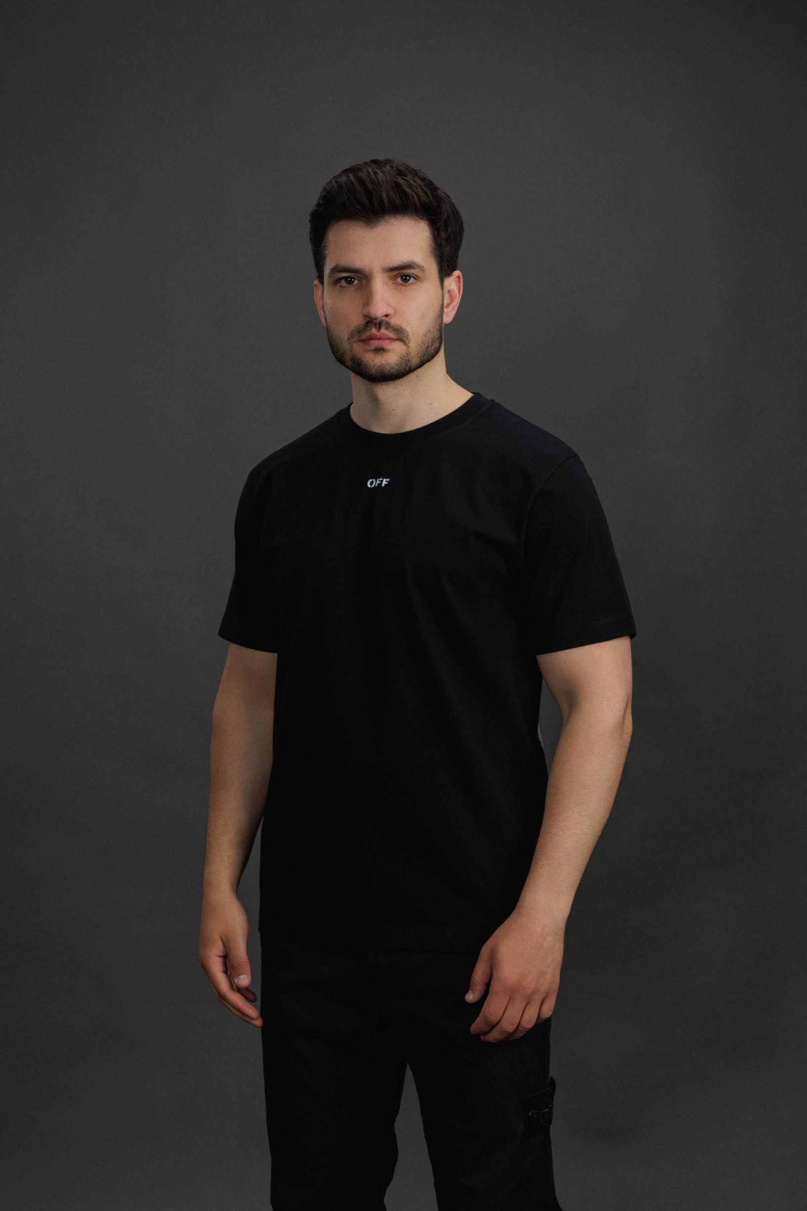 Чоловіча футболка OFF-WHITE OMAA027F25JER005 1001, колір чорний
