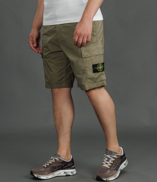 Чоловічі шорти STONE ISLAND 15L100020-S0003 V005G, колір зелений | Ціна 17999 грн, фото 1