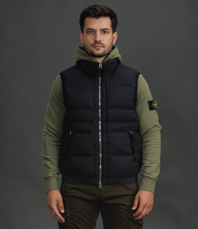 Чоловіча жилетка STONE ISLAND SEAMLESS TUNNEL NYLON DOWN-TC 15G100007-S0028 V0029, колір чорний | Ціна 41999 грн, фото 2